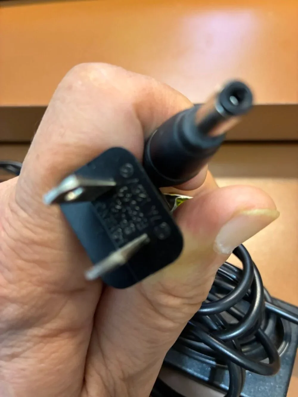 Toshiba 19 V, AC/DC Adapter